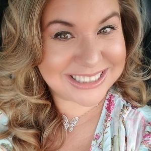 Meet your Posher, Monica